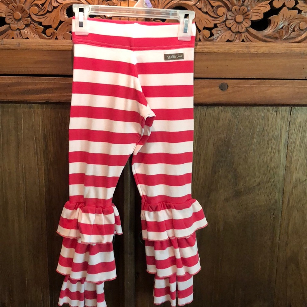 NWOT Matilda Jane ruffle bottoms. Size 8